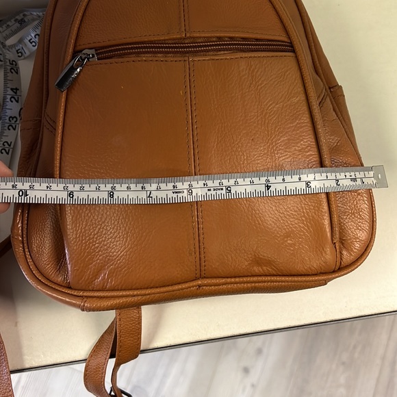 100% Genuine Leather Mini Backpack with adjustable straps - Picture 7 of 8